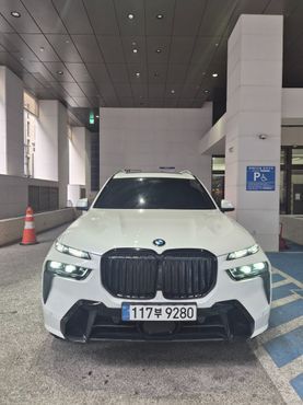 BMW X7 xDrive 40i M Sport 6STR — пробег 10 000 км — фото 1 из 5