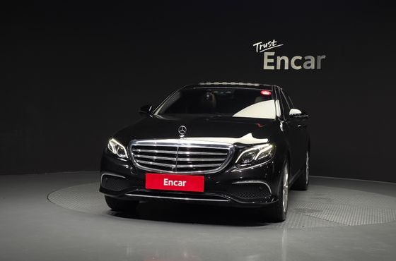 Mercedes-Benz E-Class E300 Exclusive — пробег 87 559 км — фото 3 из 5