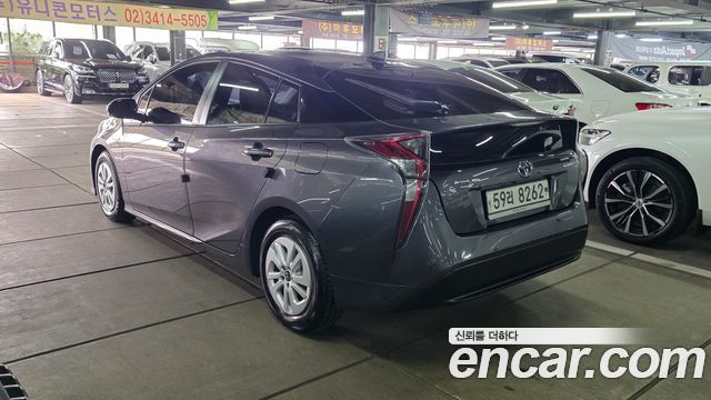 Toyota Prius из Кореи Encar