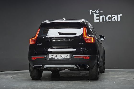 Volvo XC40 T4 Inscription — пробег 31 062 км — фото 4 из 5