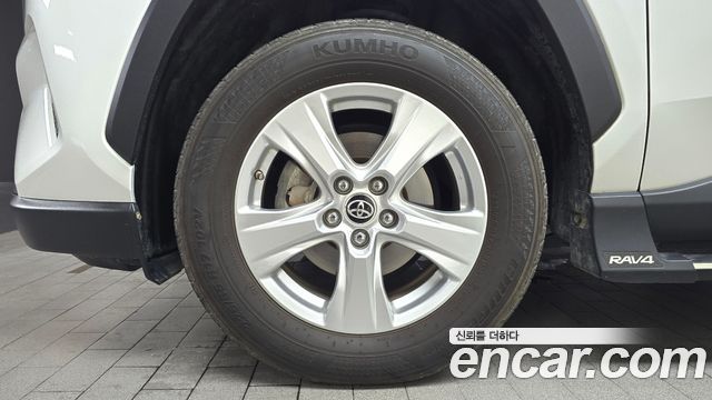 Toyota RAV4 2.5 2WD Hybrid — пробег 127 477 км — фото 5 из 5