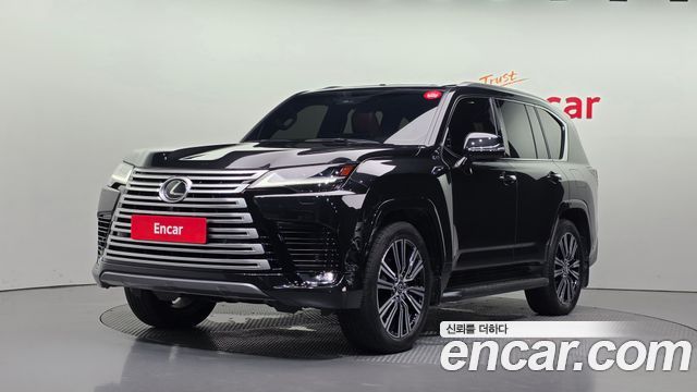 Lexus LX 700h Luxury — пробег 7 982 км — фото 1 из 5