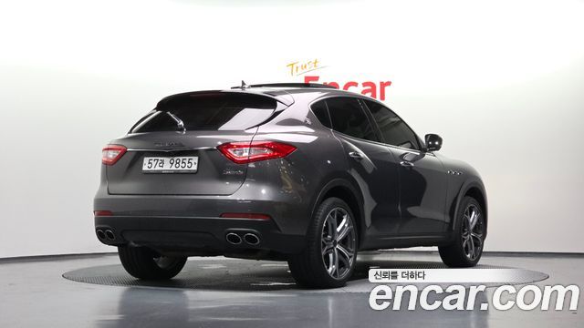 Maserati Levante из Кореи Encar