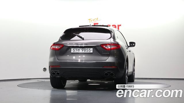 Maserati Levante из Кореи Encar