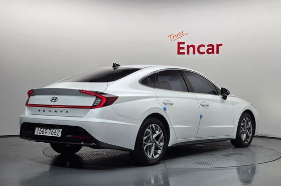 Hyundai Sonata 2.0 Premium Plus — пробег 129 383 км — фото 2 из 5