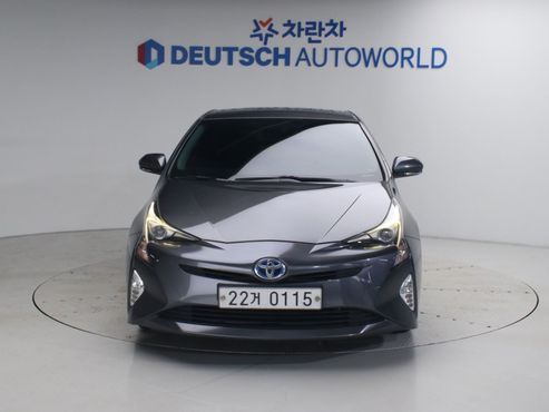 Toyota Prius 1.8 E — пробег 182 387 км — фото 3 из 5
