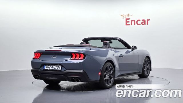Ford Mustang 2.3 Ecoboost Premium Convertible — пробег 2 063 км — фото 2 из 5