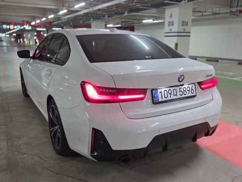 BMW 3-Series 320i M Sport — пробег 18 400 км — фото 4 из 5