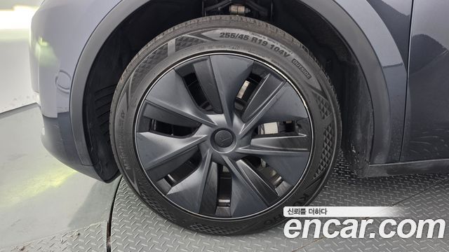 Tesla Model Y Long Range AWD — пробег 32 418 км — фото 5 из 5