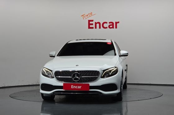 Mercedes-Benz E-Class E220d Avantgarde — пробег 76 657 км — фото 3 из 5