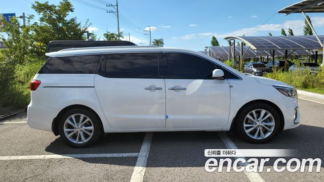 Kia Carnival из Кореи Encar