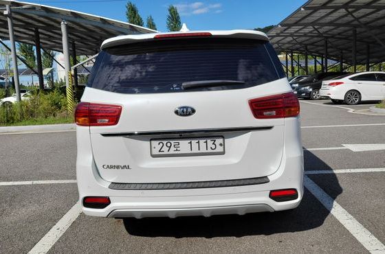 Kia Carnival 9-Seater Prstige — пробег 110 771 км — фото 4 из 5