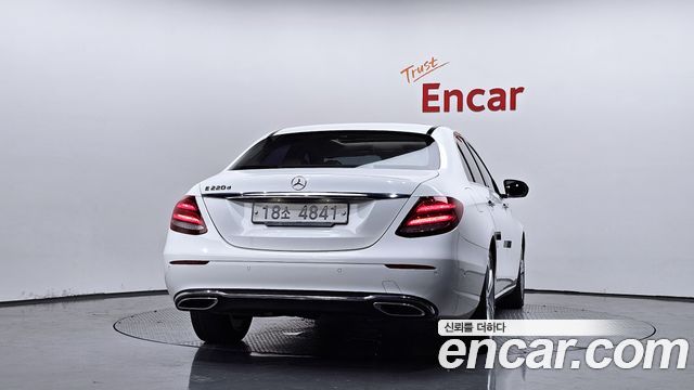 Mercedes-Benz E-Class из Кореи Encar