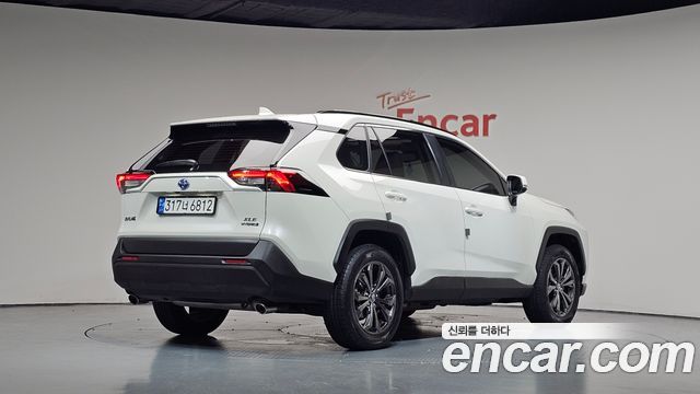 Toyota RAV4 2.5 2WD Hybrid — пробег 39 656 км — фото 2 из 5