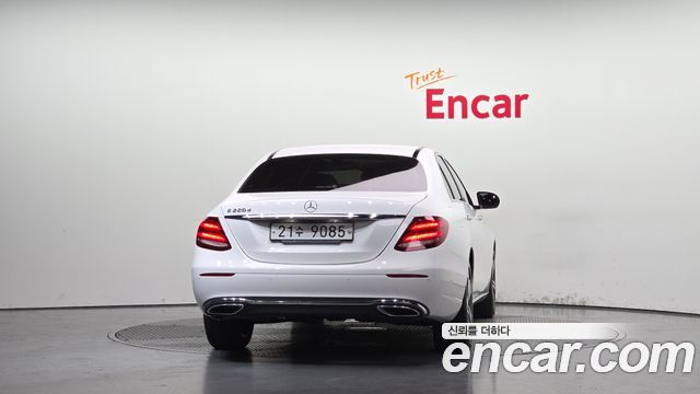 Mercedes-Benz E-Class из Кореи Encar