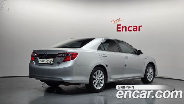 Toyota Camry Hybrid XLE — пробег 139 893 км — фото 2 из 5