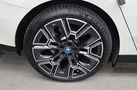 BMW 5-Series 530e M Sport — пробег 31 109 км — фото 5 из 5