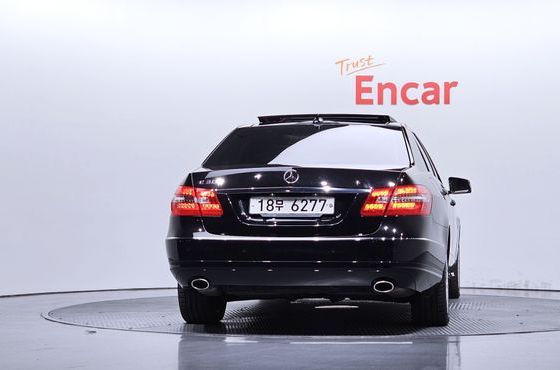 Mercedes-Benz E-Class E300 Elegance — пробег 48 710 км — фото 4 из 5