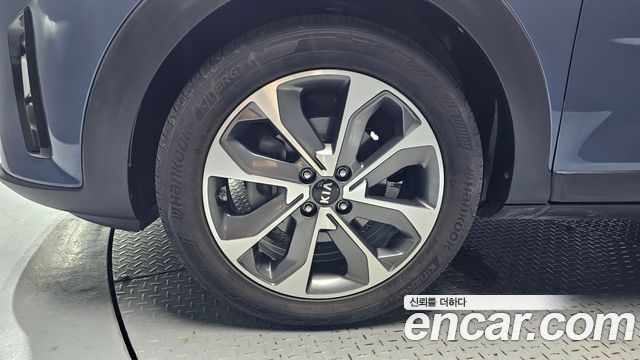 Kia Stonic из Кореи Encar
