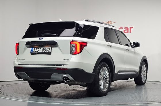 Ford Explorer 2.3 LimIted 4WD — пробег 32 254 км — фото 2 из 5