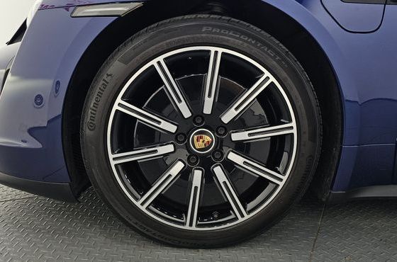Porsche Taycan 4S — пробег 24 124 км — фото 5 из 5