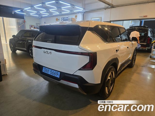 Kia EV5 Long Range 2WD AIr — пробег 323 км — фото 2 из 5