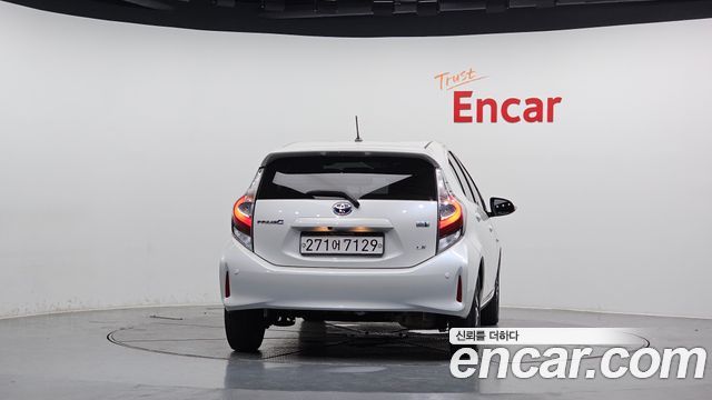 Toyota Prius 1.5 — пробег 37 106 км — фото 4 из 5