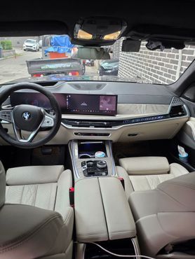 BMW X7 xDrive 40i Design Pure Excellence 6-Seater — пробег 35 000 км — фото 3 из 5