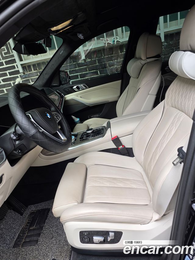 BMW X7 xDrive 40i Design Pure Excellence 6-Seater — пробег 35 000 км — фото 4 из 5