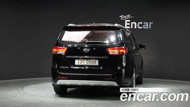 Kia Carnival из Кореи Encar