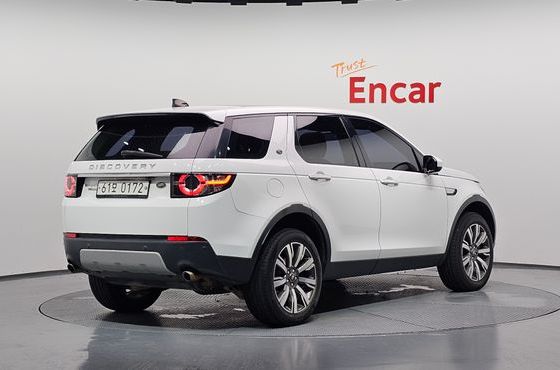 Land Rover Discovery Sport 2.0 TD4 HSE Luxury — пробег 73 654 км — фото 2 из 5