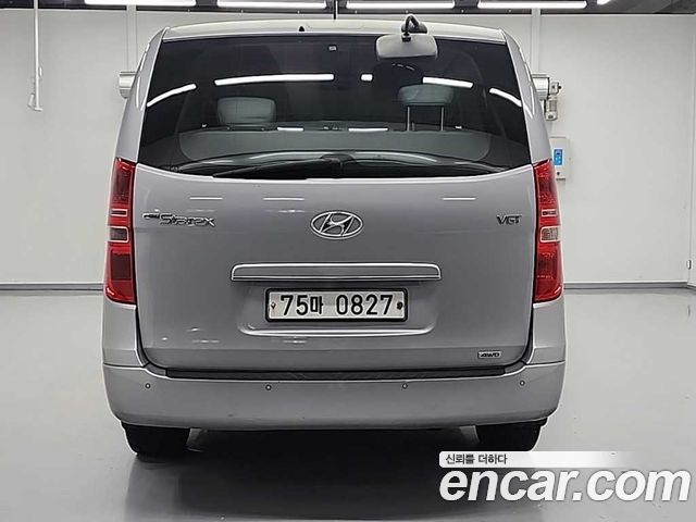 Hyundai Starex 4WD Wagon 12-Seater Smart — пробег 225 688 км — фото 3 из 5