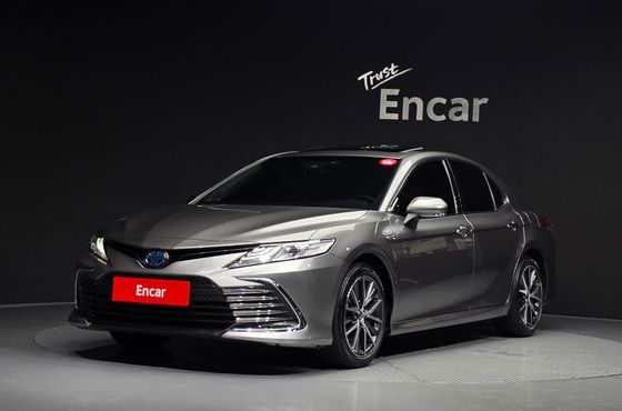 Toyota Camry 2.5 XLE Hybrid — пробег 65 613 км — фото 1 из 5