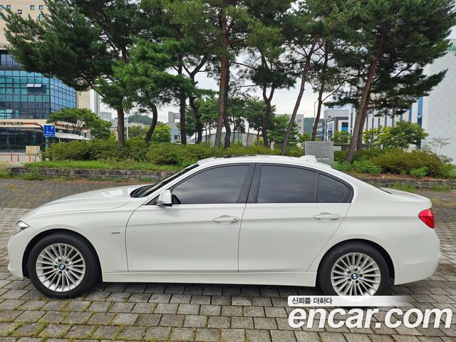BMW 3-Series 320i Luxury — пробег 156 380 км — фото 5 из 5
