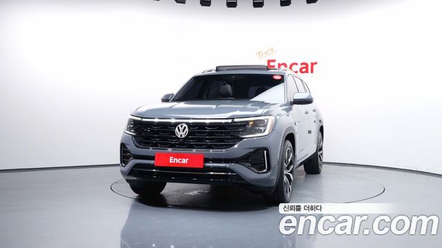Volkswagen Atlas 2.0 TSI R-LINE 6-Seater — пробег 6 757 км — фото 3 из 5