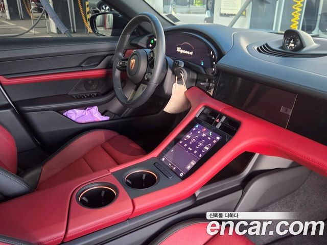 Porsche Taycan Base 4 — пробег 6 700 км — фото 4 из 5