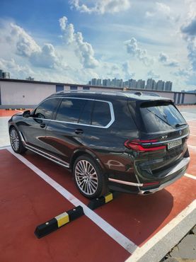 BMW X7 xDrive 40i Design Pure Excellence 7-Seater — пробег 49 994 км — фото 3 из 5
