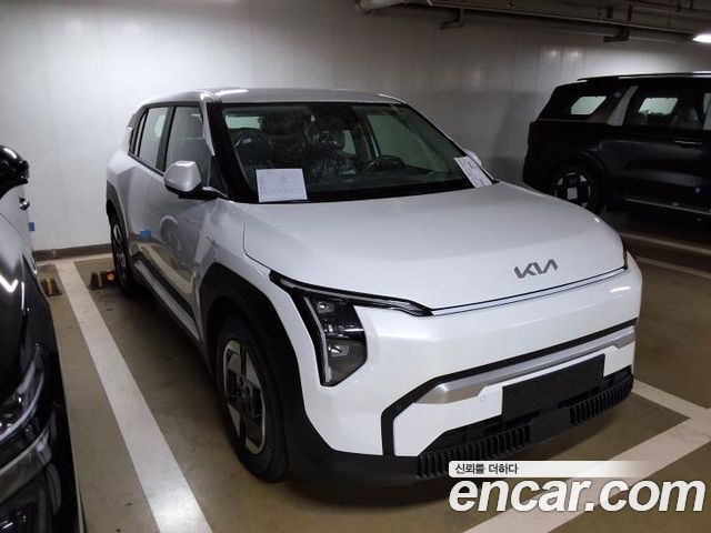 Kia EV3 Long Range 2WD Earth — пробег 1 км — фото 2 из 5