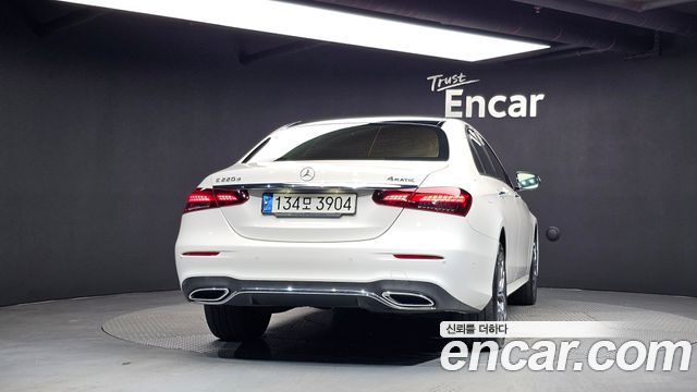 Mercedes-Benz E-Class из Кореи Encar
