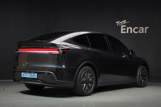 Tesla Model Y L Long Range AWD — пробег 2 125 км — фото 2 из 5