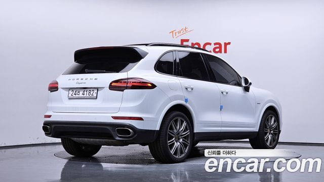 Porsche Cayenne 3.0 Diesel Platium Edition 958 — пробег 134 594 км — фото 2 из 5