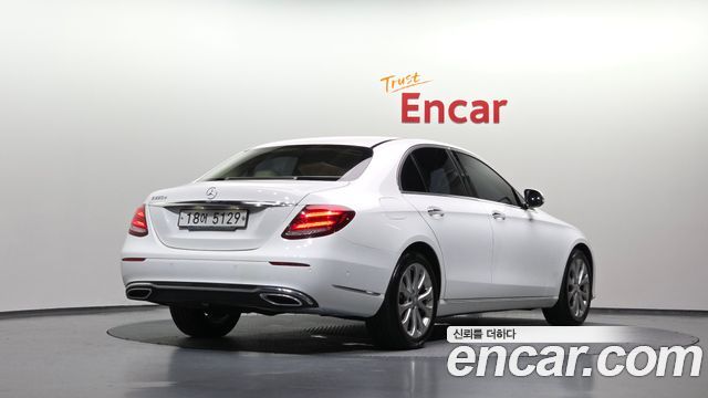 Mercedes-Benz E-Class из Кореи Encar