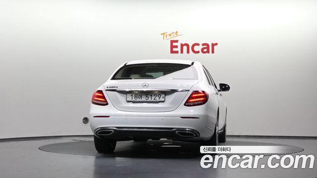 Mercedes-Benz E-Class из Кореи Encar