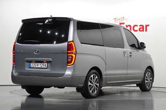 Hyundai Starex Urban 9-Seater Exclusive — пробег 46 955 км — фото 2 из 5