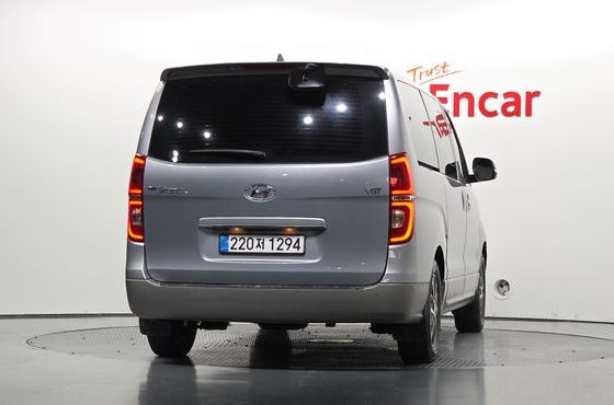Hyundai Starex Urban 9-Seater Exclusive — пробег 46 955 км — фото 4 из 5