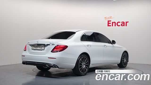 Mercedes-Benz E-Class из Кореи Encar