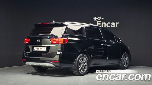 Kia Carnival из Кореи Encar