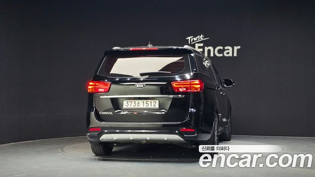 Kia Carnival из Кореи Encar