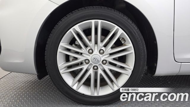 Kia Carens из Кореи Encar
