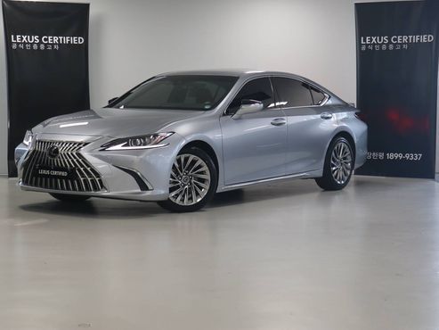 Lexus ES Luxury Plus — пробег 18 054 км — фото 1 из 5